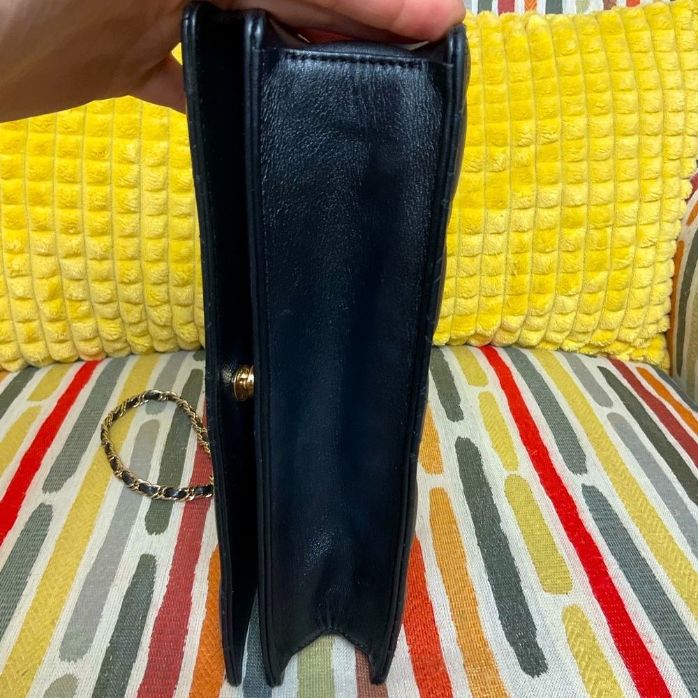 METROCITY Black Quilted Crossbody with Chain Strap. COA INCLUDED!! NEW! - Picture 5 of 15